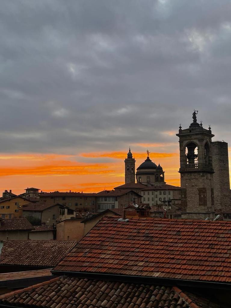 Silvia Suite - Appartamento Citta Alta Bergamo Eksteriør billede