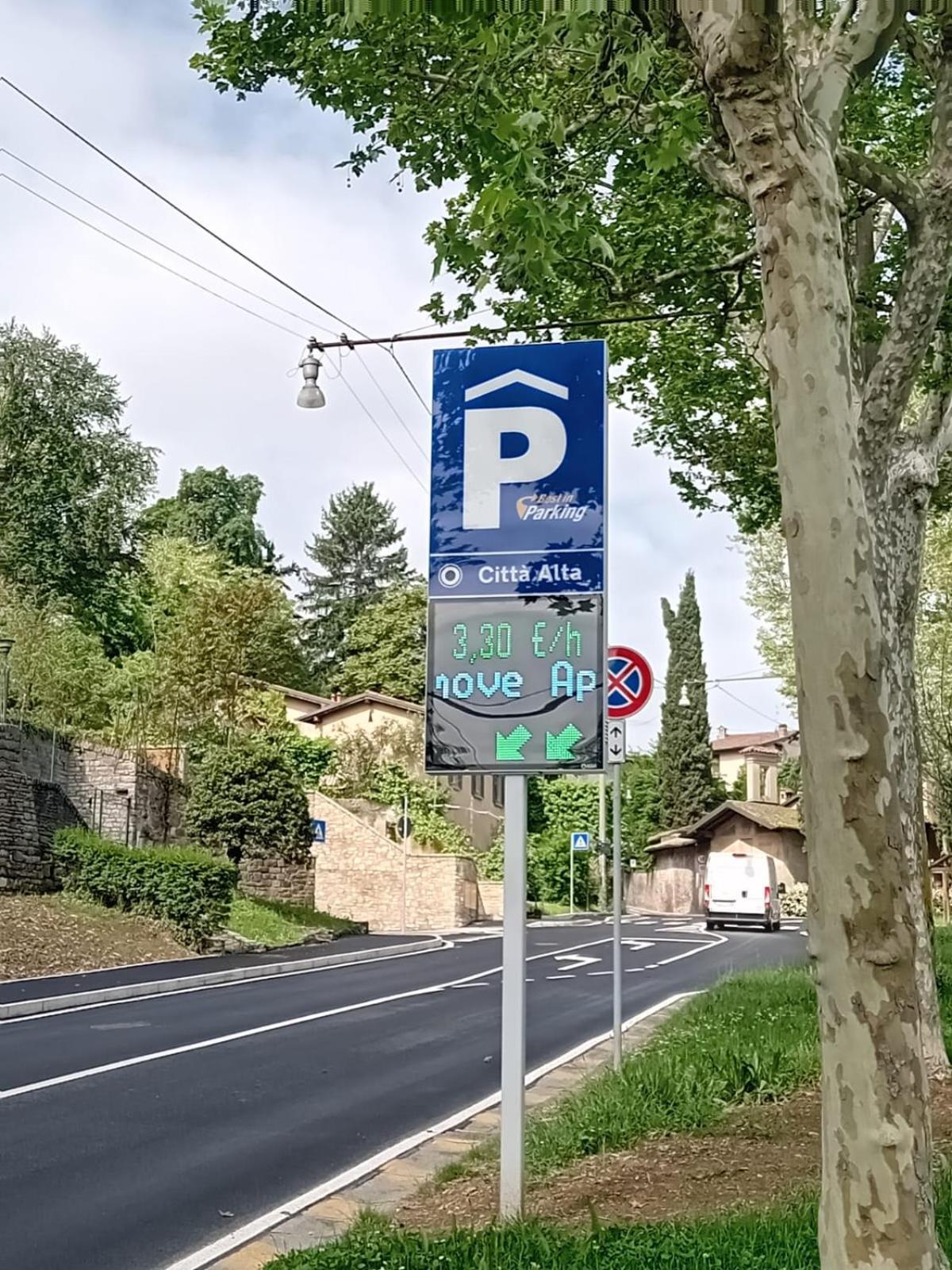 Silvia Suite - Appartamento Citta Alta Bergamo Eksteriør billede